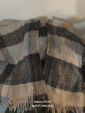 Cozy Striped Fringe Wrap Scarf - Black & Cream